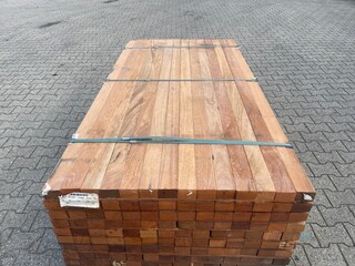 Ca. 143x Angelim Pedra Onderliggers Geschaafd, 45x68mm, lengte 130cm